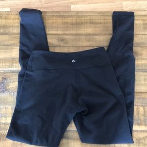 Lululemon wunder unders black.